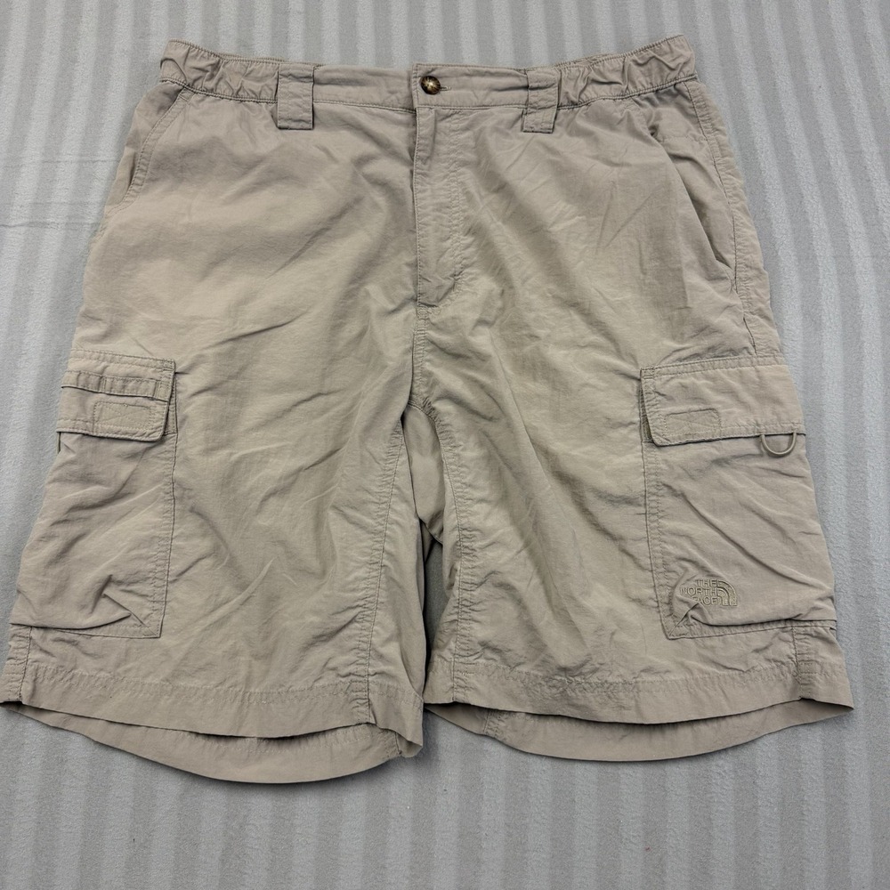 The North Face Men's Shorts Size Large Beige Nylon 10" Inseam Outdoors‎
